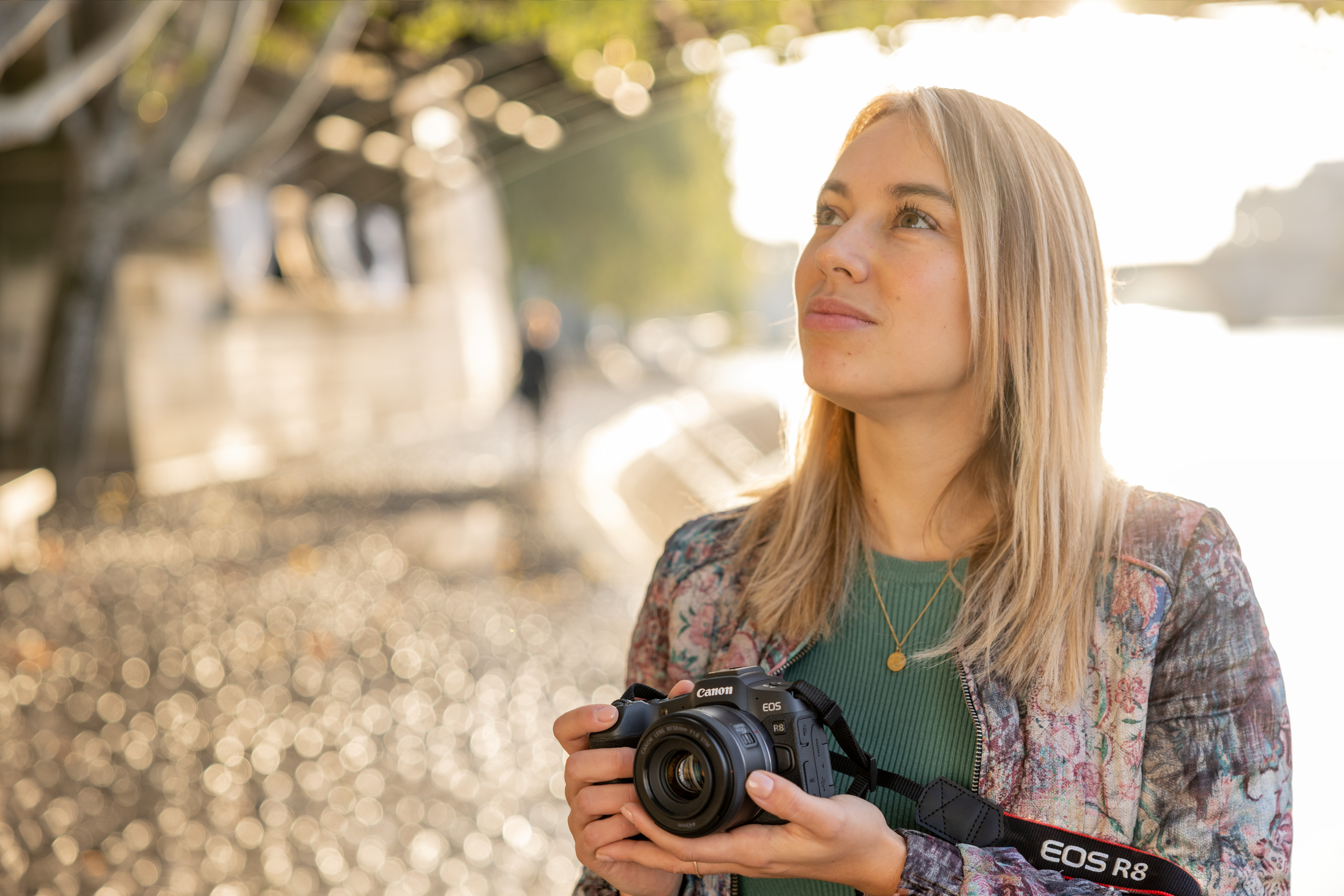 CANON EOS R8 CORPO