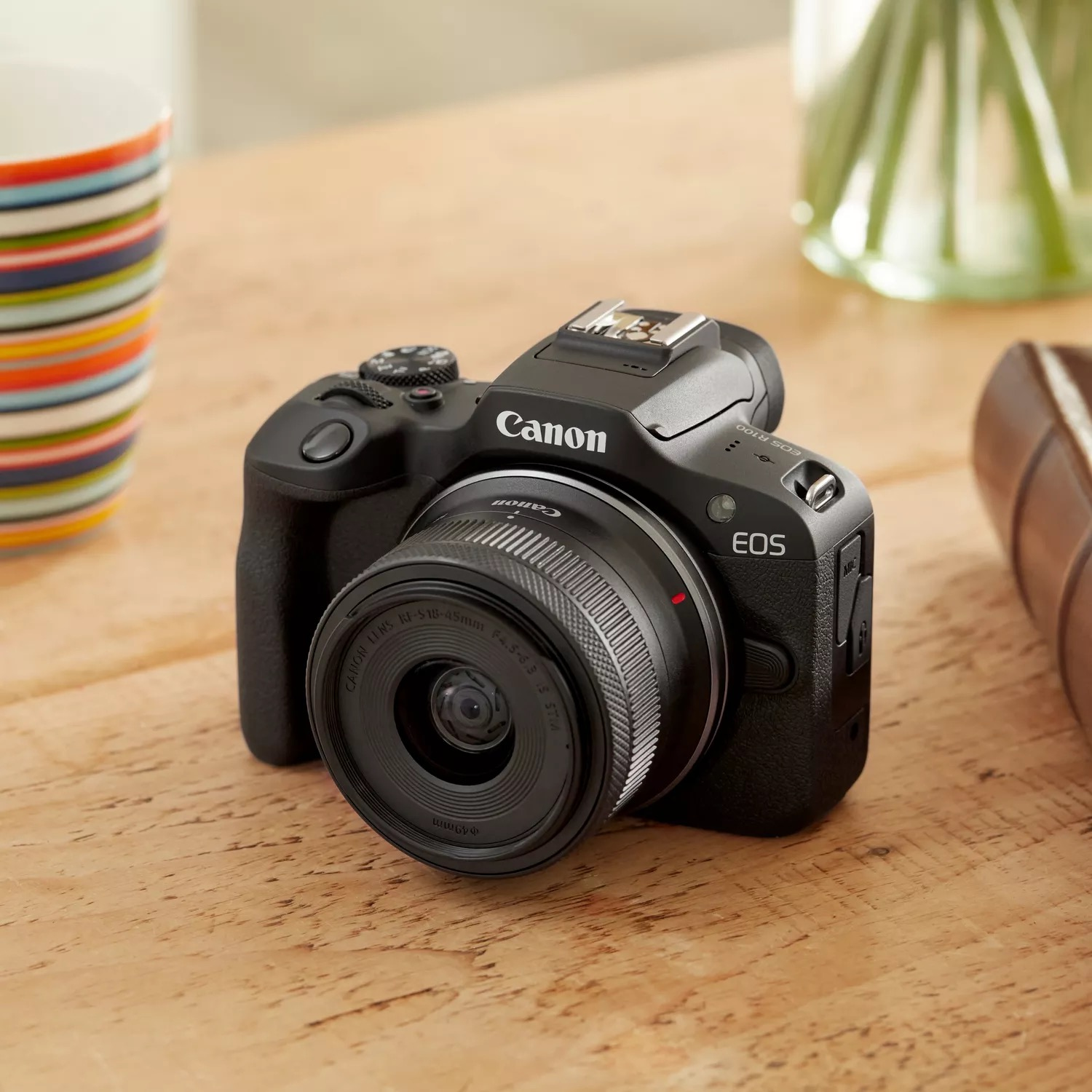 CANON EOS R100 BLACK + RF-S 18-45 IS STM