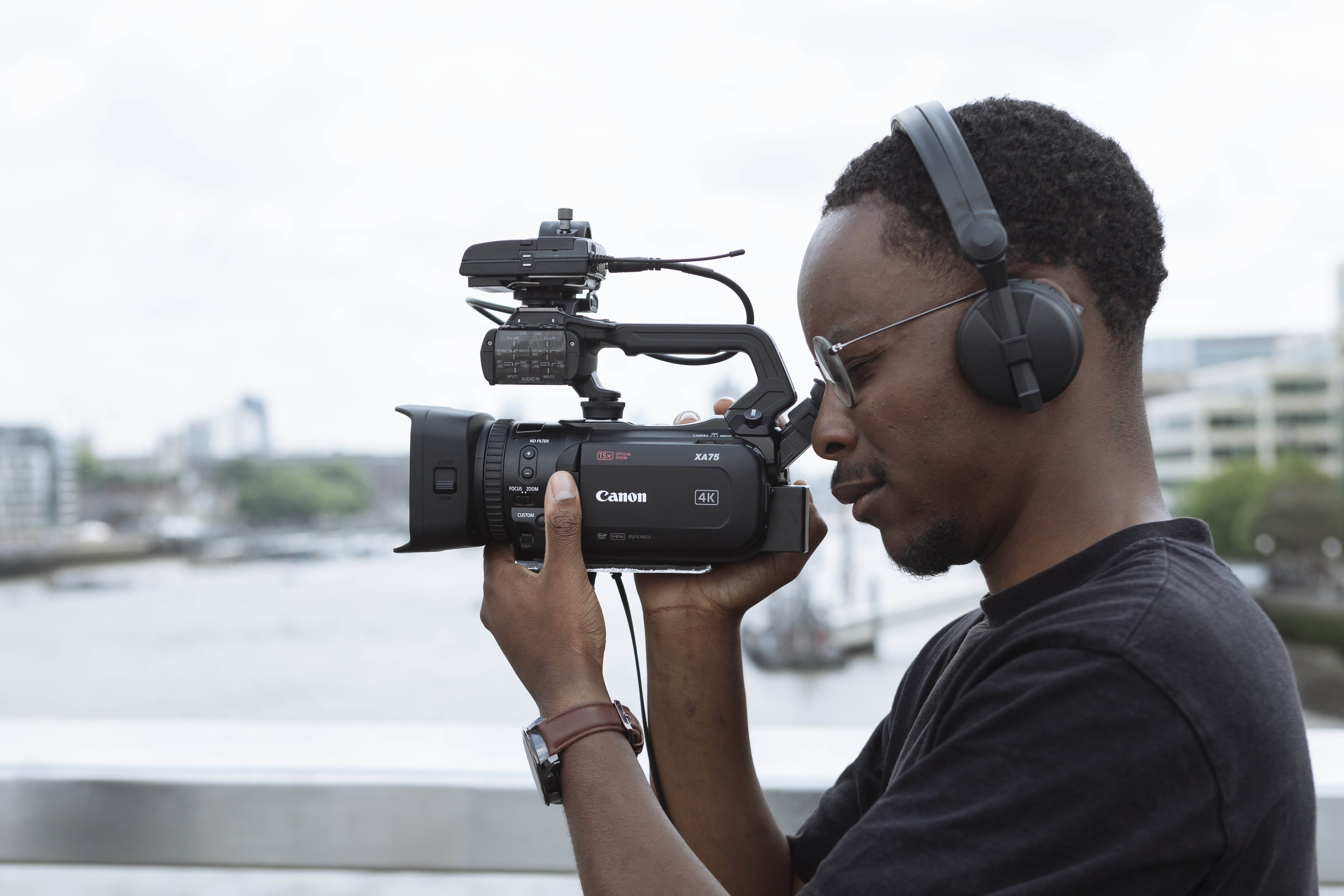 CANON XA75
