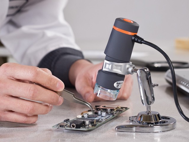 CELESTRON MICROSCOPIO DIGITALE 44302