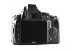 NIKON D3000 CORPO