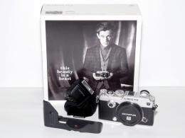 OLYMPUS PEN-F CORPO SILVER