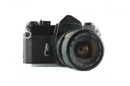 PENTAX SPOTMATIC SP + VIVITAR 28-70 F/3.9-4.8