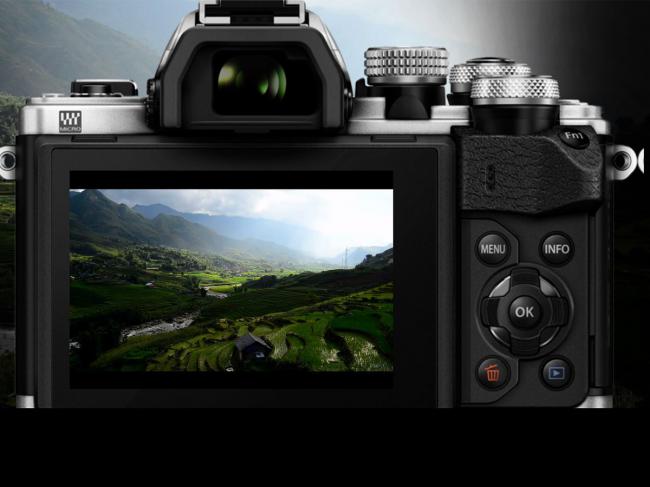 OLYMPUS OM-D E-M10 MARKII BLACK + 14-42 EZ